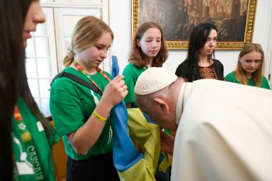 Lisboa 2023: Papa encontrou-se com peregrinos da Ucrânia
