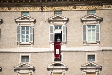 Vaticano: Papa anuncia novo documento sobre Santa Teresinha