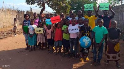 Solidariedade: Fundação AIS convoca as crianças de todo o mundo para rezarem o terço pela paz