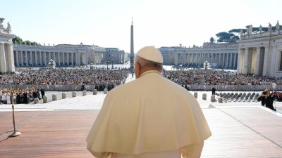 Vaticano: Papa uniu-se «em oração pelas vítimas» de um incêndio na África do Sul