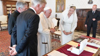 Vaticano: Papa recebeu reis da Bélgica