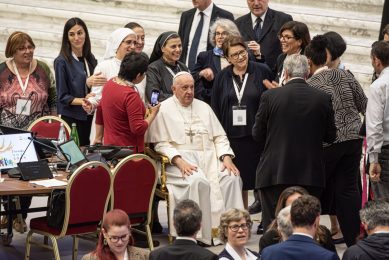 Vaticano: Papa apela a luta pela igualdade e reconhecimento da dignidade feminina (vídeo)