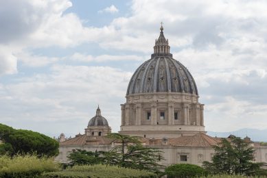 Vaticano: Doutrina da Fé emite nota sobre acesso de pessoas transexuais ao batismo