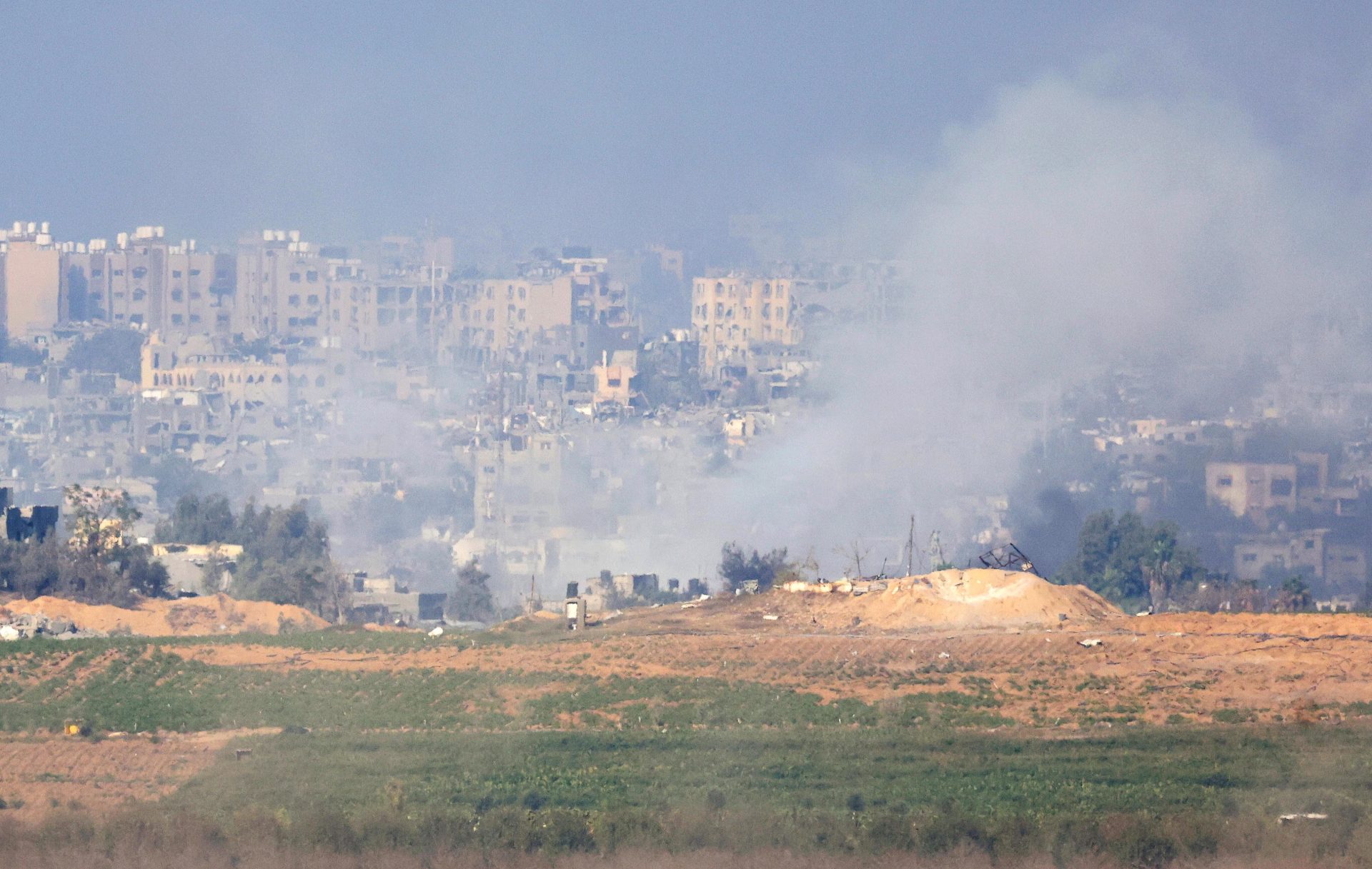 Israel/Palestina: Papa apela com veemência ao cessar-fogo