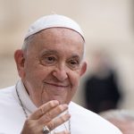 Vaticano: Papa cancela agenda para este sábado devido a uma «leve gripe»