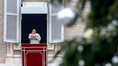 Vaticano: «Dois mil anos depois, a perseguição continua», denuncia o Papa, evocando primeiro mártir cristão