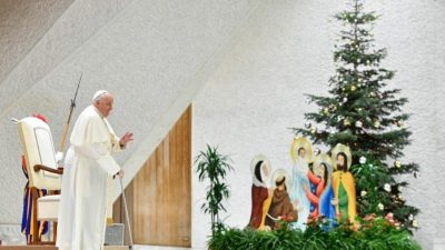 Vaticano: Papa pede que «poesia e espontaneidade» dos cânticos de Natal sejam preservadas do «modelo comercial e consumista»