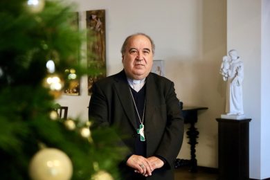 Natal: Bispo de Viseu implora «pela paz no mundo», inspirado no «belo quadro do nascimento de Jesus, diante do presépio»