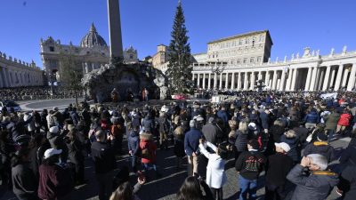 Vaticano: Papa abençoa «bambinelli», evocando crianças que vão viver Natal de sofrimento
