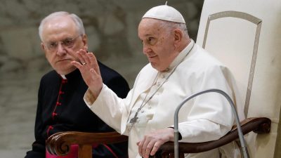 Vaticano: Papa pede cristãos abertos e atentos aos outros