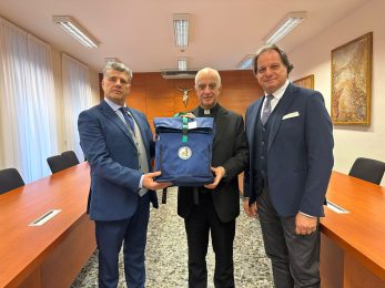 Jubileu 2025: Vaticano apresentou «Mochila Oficial do Peregrino», que convida «a reconstruir clima de esperança e confiança»