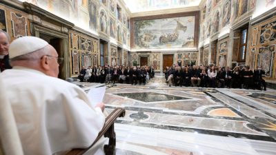 Igreja/Media: Papa lamentou faltas de rigor no tratamento da informação religiosa