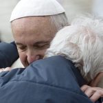 Vaticano: Papa apela a combater «venenosa cultura do descarte» contra idosos