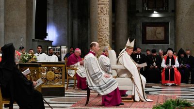 Ecumenismo: Papa e primaz da Igreja de Inglaterra enviaram pares de bispos católicos e anglicanos para «testemunhar a unidade»