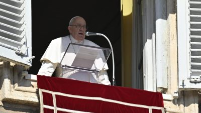 Vaticano: Papa alerta para «ganância» e «vaidade», sublinhando importância de momentos de silêncio e interioridade