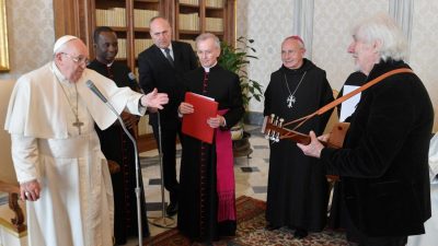 Vaticano: Papa destaca papel da arte contra a guerra e a destruição da natureza