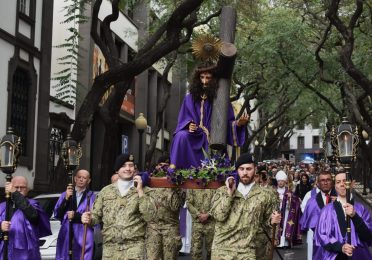 Madeira: Bispo do Funchal lembra “sofrimento” dos povos em guerra e dos mais frágeis em procissão do Senhor dos Passos