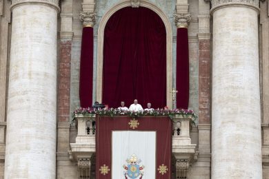 «Urbi et Orbi»: Mensagem de Páscoa do Papa Francisco
