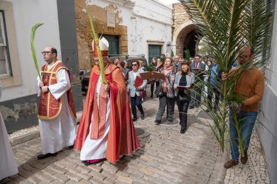 Semana Santa: Paixão de Jesus continua nas situações de guerra no mundo, diz bispo do Algarve