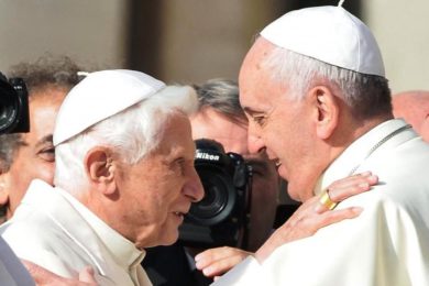 Bento XVI: Encíclica a quatro mãos marcou passagem para o pontificado de Francisco
