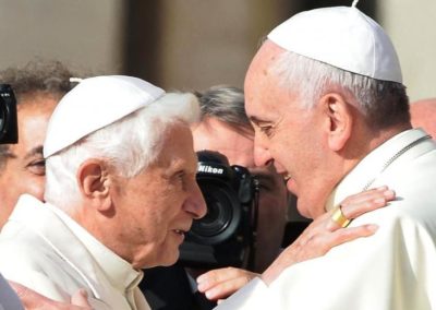 Bento XVI: Encíclica a quatro mãos marcou passagem para o pontificado de Francisco