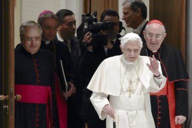 Bento XVI: Conferências Episcopais recordam «magistério europeu» do Papa emérito