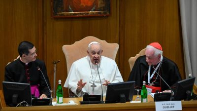 Vaticano: Papa alerta para «perigo» da ideologia do género