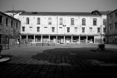 Igreja/Cultura: Pavilhão da Santa Sé na Bienal de Veneza instalado em prisão feminina
