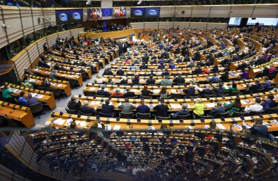Aborto: Juristas e médicos Católicos lamentam decisão do Parlamento Europeu
