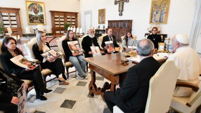 Vaticano: Papa recebeu famílias de reféns israelitas