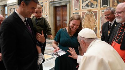 Vaticano: Francisco sublinha solidariedade como resposta ao individualismo e indiferença