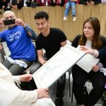 Vaticano: Papa denuncia «tragédia» do abandono escolar
