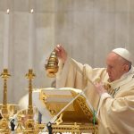 Vaticano: Papa critica «rubricismo» na liturgia