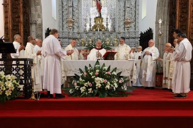 Açores: Bispo de Angra agradece «todo o progresso» que o padre António Rego «trouxe à comunicação social da Igreja»