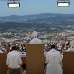 Igreja/Portugal: Cardeal Tolentino Mendonça defende «aliança que garanta o pão do futuro», nos 50 anos da democracia (c/fotos)