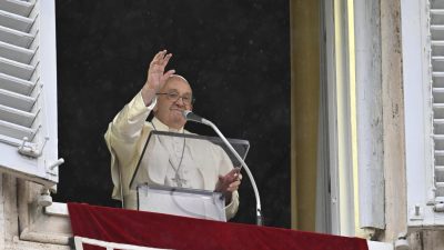 Vaticano: Papa diz que Missa nunca é «ato de culto desvinculado da vida»