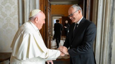 Roma: Papa vai visitar presidente da Câmara