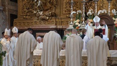 Porto: Bispo ordena quatro sacerdotes e fala em tempo de grandes «possibilidades espirituais e humanas» (c/fotos)