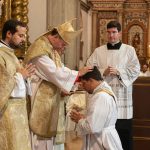 Igreja: D. Américo Aguiar pediu a novo sacerdote para «não esquecer os que procuram Jesus» e ser «sensível aos mais pobres»