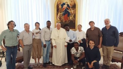 Vaticano: Papa recebeu migrantes e responsáveis da «Mediterranea Saving Humans»