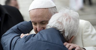 Vaticano: Papa lamenta abandono e solidão dos mais velhos