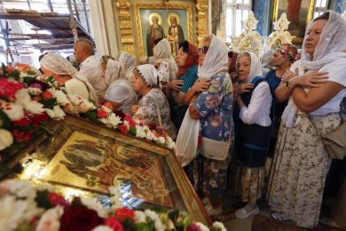 Ucrânia: Parlamento proíbe presença de comunidades ligadas ao Patriarcado Ortodoxo de Moscovo