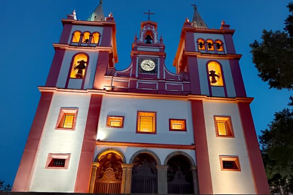 Vigília Pascal: «Destruamos as pedras que se tornaram muros a dividir os seres humanos» - Bispo de Angra