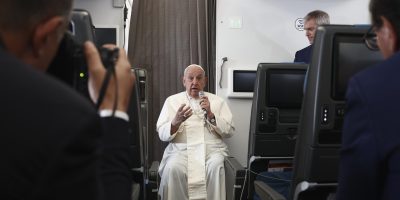 Vaticano: Papa diz que abuso sexual de menores é «vergonha» e critica encobrimentos