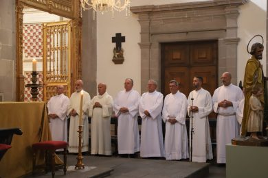 Angra: «Não olheis para o ambão e para o altar como único lugar para o vosso serviço», pediu bispo aos novos leitores e acólitos