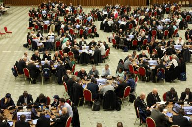 Sínodo 2024: Prefeito da Doutrina da Fé reuniu-se com participantes do Sínodo para debater papel das mulheres na Igreja