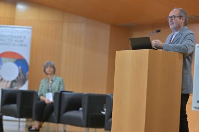 Educação: Professor Alfredo Teixeira desafia à partilha do que se está a fazer para operar «movimento de transmissão», no âmbito da escola católica