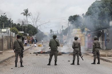 Moçambique: País «à beira do colapso» com «escalada de violência» e «Estado autocrático»