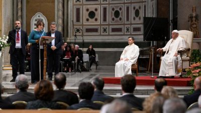 Vaticano: Pobres e excluídos são mais do que «uma estatística» - Francisco (c/fotos e vídeo)