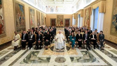 Vaticano: Papa pede nova linguagem para valorizar pessoas com «capacidades diferentes»